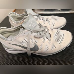 Nike Women's Beige Sneakers